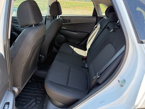Used 2023 Hyundai Kona SEL AWD/4WD image 25