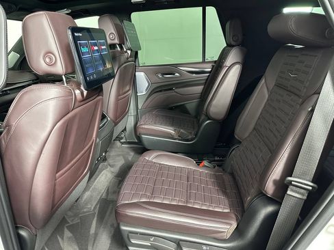 Used 2023 Cadillac Escalade Sport Platinum w/ LPO, ONYX Package AWD/4WD image 29