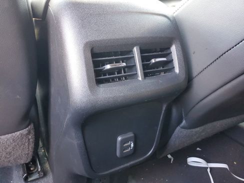 Used 2022 Chevrolet Equinox RS w/ RS Leather Package image 17