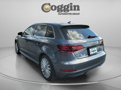 Used 2016 Audi A3 e-tron Premium Plus w/ Premium Plus Package FWD image 2