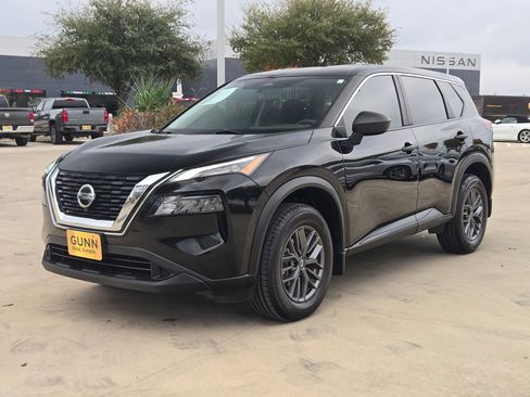 Used 2021 Nissan Rogue S image 3