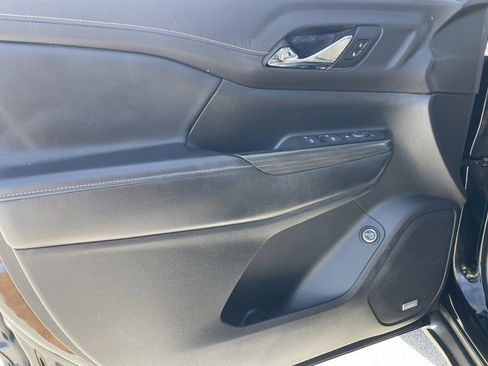 Used 2019 GMC Acadia SLT w/ Black Edition image 22