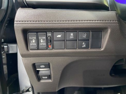 Used 2019 Honda Odyssey EX-L image 19