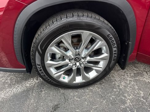 Used 2021 Toyota Highlander Limited image 25