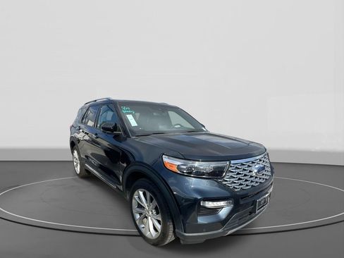 Used 2023 Ford Explorer Platinum w/ Technology Package AWD/4WD image 3