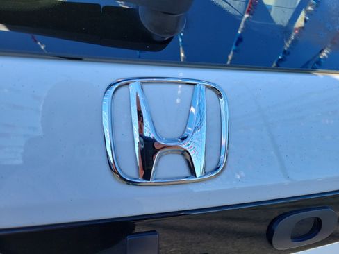 Used 2025 Honda Pilot EX-L image 10