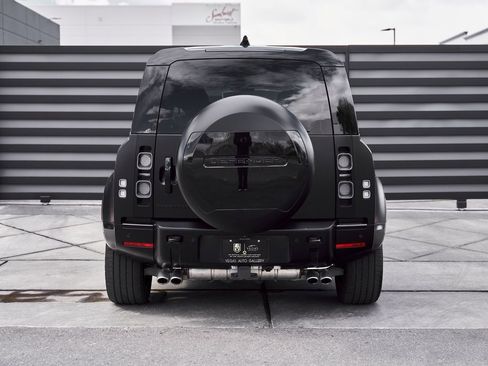 Used 2025 Land Rover Defender 110 V8 image 19