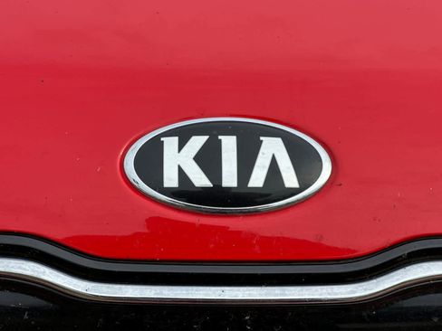 Used 2019 Kia Soul + image 10