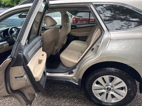 Used 2018 Subaru Outback 2.5i Premium AWD/4WD image 10