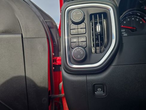 Used 2021 Chevrolet Silverado 1500 LT Trail Boss w/ Convenience Package II image 15