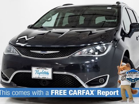 Used 2020 Chrysler Pacifica Touring-L Plus w/ Tire & Wheel Group FWD image 2