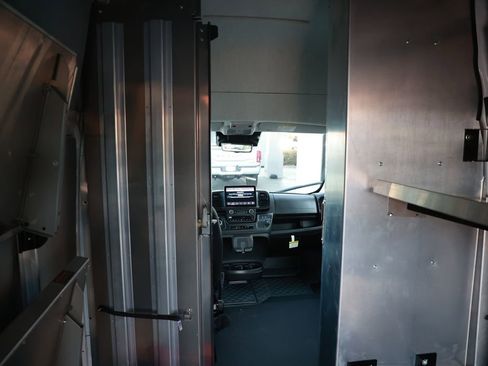 Used 2024 RAM ProMaster 3500 w/ Delivery Van Package FWD image 39