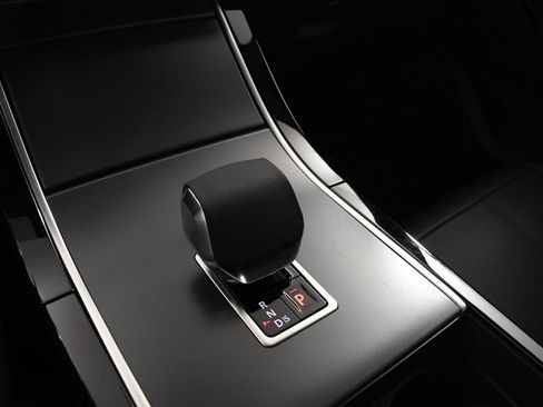 Used 2025 Land Rover Range Rover Velar Dynamic SE AWD/4WD image 34