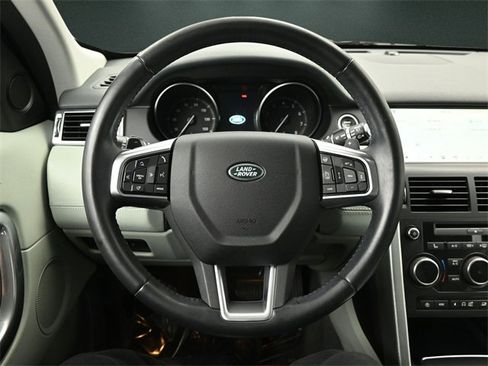 Used 2018 Land Rover Discovery Sport HSE Luxury image 27