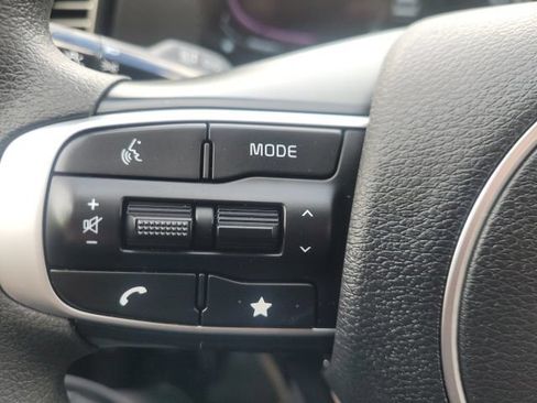 Certified 2025 Kia Sportage LX AWD/4WD image 21