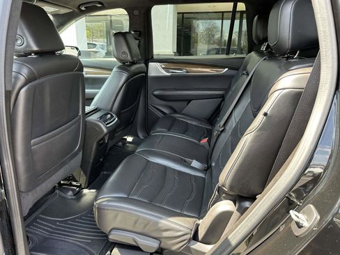 Used 2023 Cadillac XT6 Premium Luxury w/ Platinum Package image 18