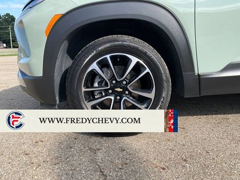 Used 2025 Chevrolet TrailBlazer LT AWD/4WD image 26