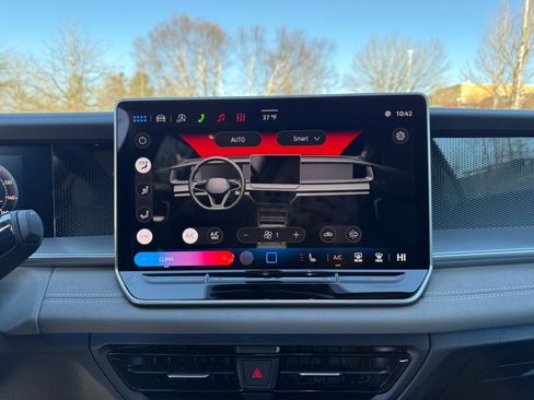 New 2026 Volkswagen Tiguan SE R-Line image 18