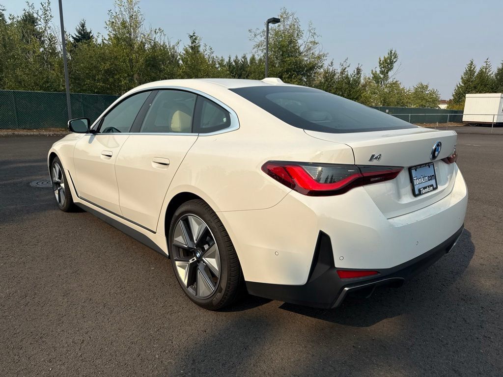 Used 2025 BMW i4 xDrive40i w/ Parking Assistance Package AWD/4WD image 5
