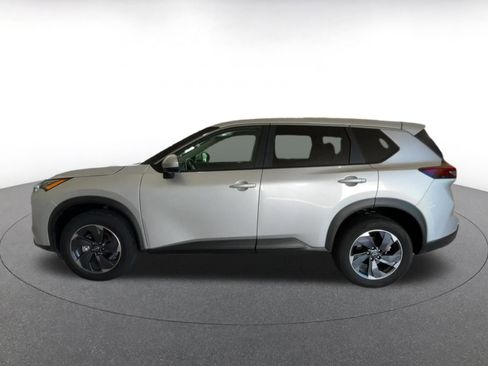 Used 2025 Nissan Rogue SV image 9