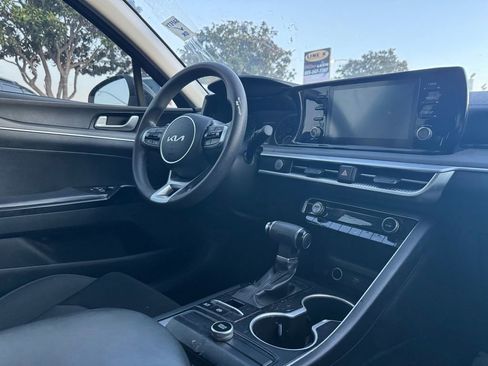 Used 2022 Kia K5 LXS image 8