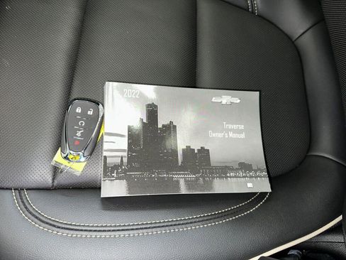 Certified 2022 Chevrolet Traverse Premier w/ LPO, Floor Liner Package image 19