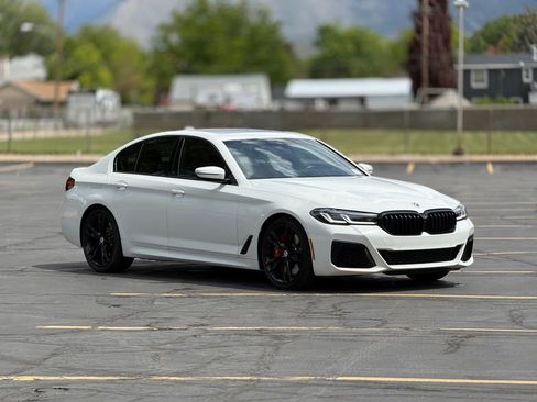 Used 2022 BMW M550i xDrive w/ Executive Package AWD/4WD image 3