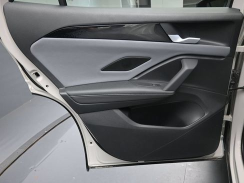New 2026 Volkswagen Tiguan SE R-Line FWD image 23