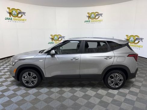 Certified 2026 Kia Seltos LX FWD image 6