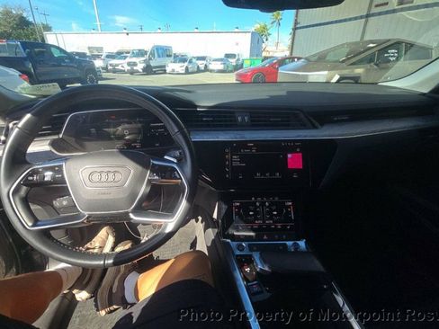 Used 2024 Audi Q8 e-tron Premium AWD/4WD image 29
