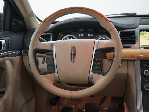 Used 2009 Lincoln MKS AWD image 15