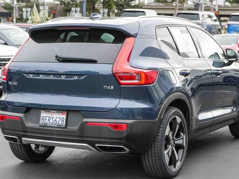 Used 2019 Volvo XC40 T4 Inscription FWD image 6