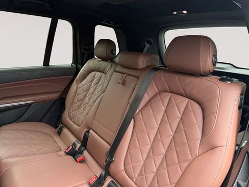 Used 2024 BMW X7 xDrive40i w/ M Sport Package AWD/4WD image 13