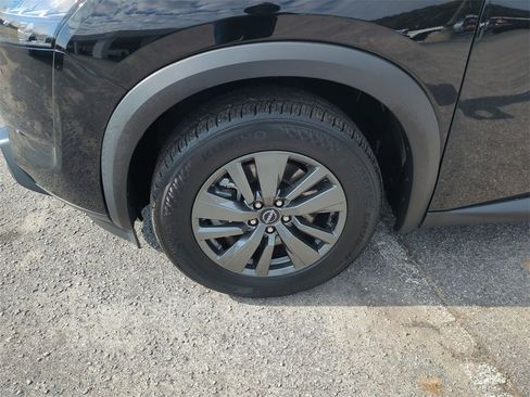 Used 2024 Nissan Pathfinder SV image 10