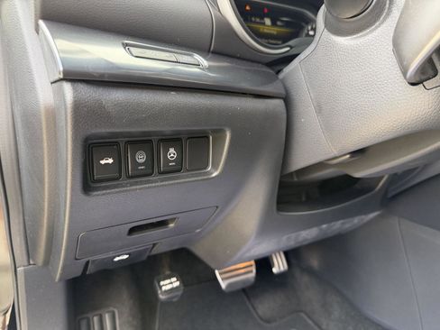 Used 2022 Nissan Maxima SR w/ Sport Mat Group FWD image 7