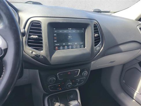 Used 2019 Jeep Compass Latitude w/ Popular Equipment Group FWD image 12