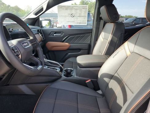New 2026 GMC Canyon AT4 AWD/4WD image 19