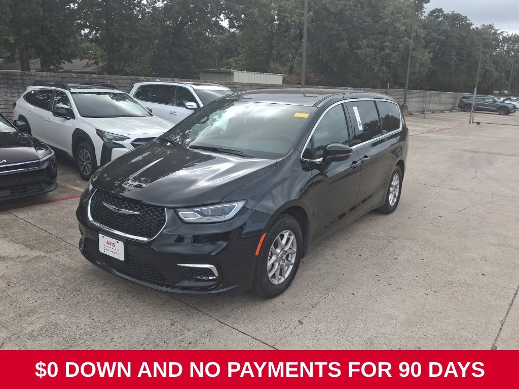 Used 2025 Chrysler Pacifica Select FWD image 1