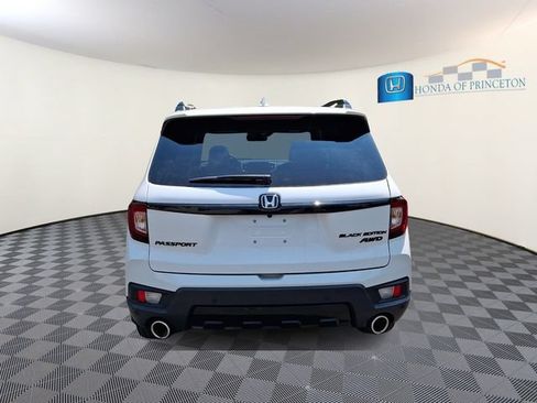 Certified 2024 Honda Passport Black Edition image 5