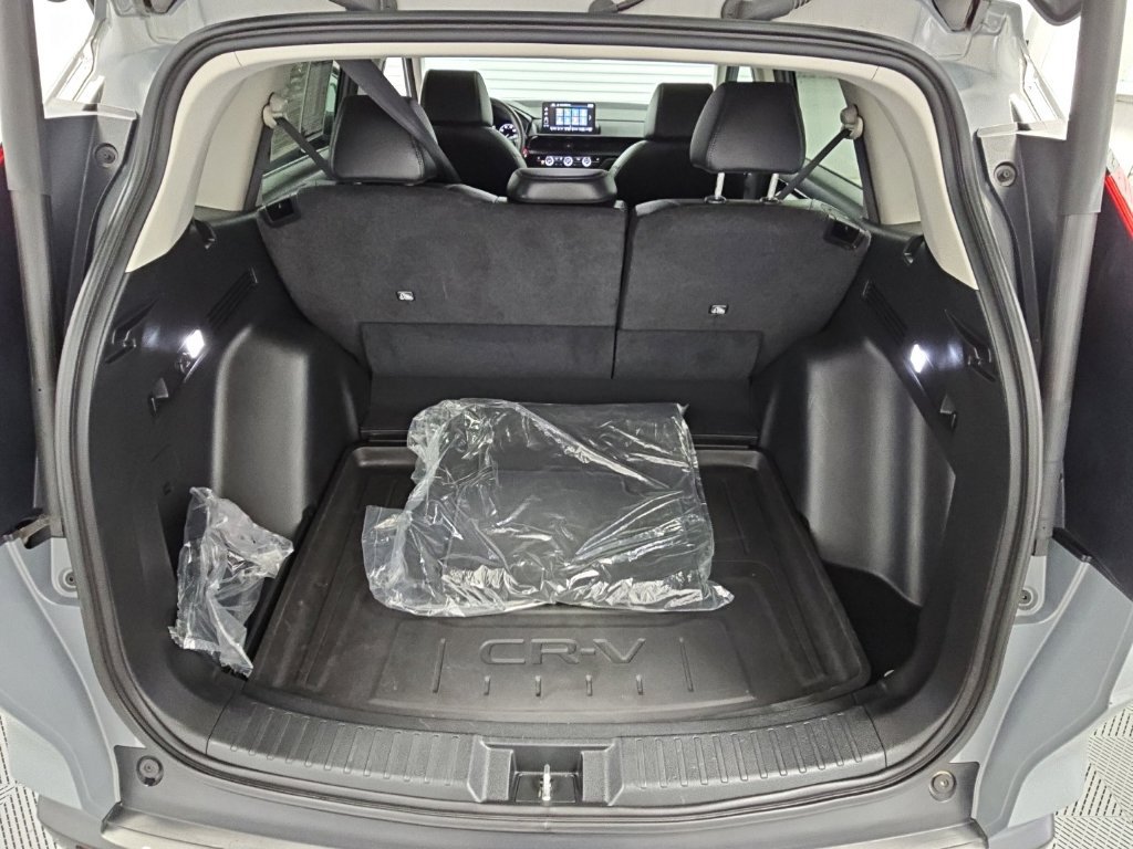 Used 2025 Honda CR-V EX-L image 32