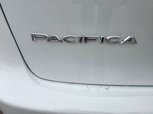 New 2026 Chrysler Pacifica Select image 10