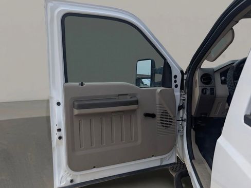 Used 2010 Ford F250 XL AWD/4WD image 14