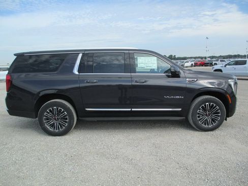 New 2026 GMC Yukon XL Elevation w/ Elevation Premium Package AWD/4WD image 3