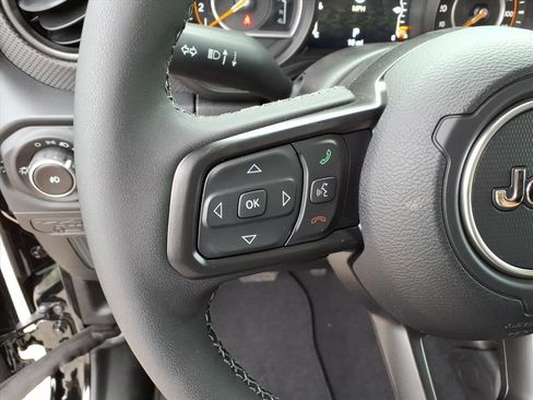 New 2025 Jeep Wrangler Unlimited Rubicon image 19