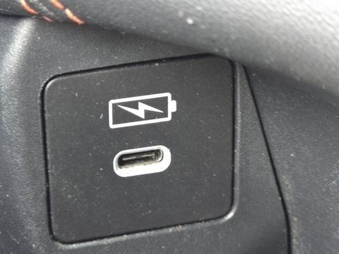 Certified 2025 Honda HR-V Sport image 8