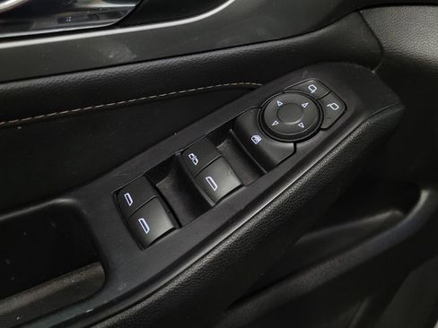 Used 2018 Chevrolet Traverse LT FWD image 27