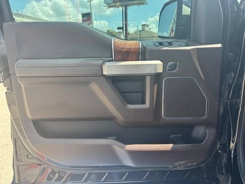 Used 2018 Ford F150 King Ranch w/ Equipment Group 601A Luxury AWD/4WD image 14