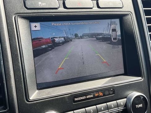 Used 2018 Ford Expedition Limited RWD image 34
