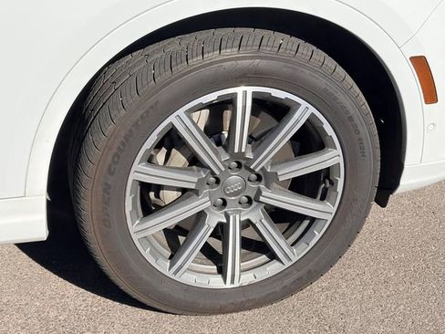 Used 2019 Audi Q7 3.0T Premium Plus w/ Premium Plus Package AWD/4WD image 4
