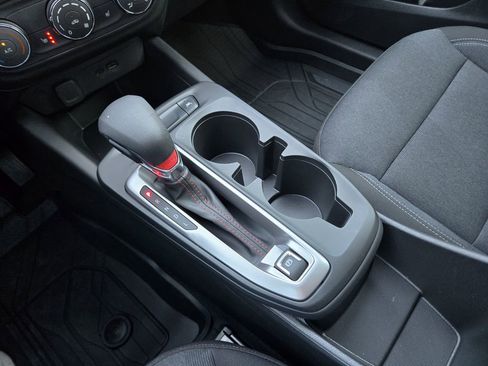 Used 2025 Chevrolet Trax RS w/ Sunroof Package image 26